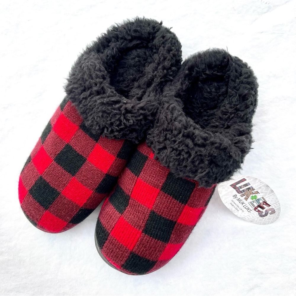 NWT Muk Luks LUK EES fuzzy slippers red and black plaid size 9-10 large